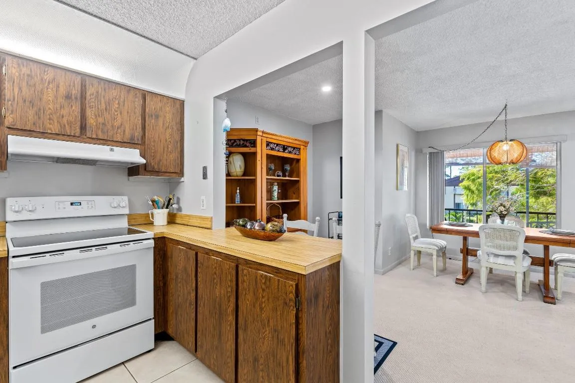 Kitchen/Dining