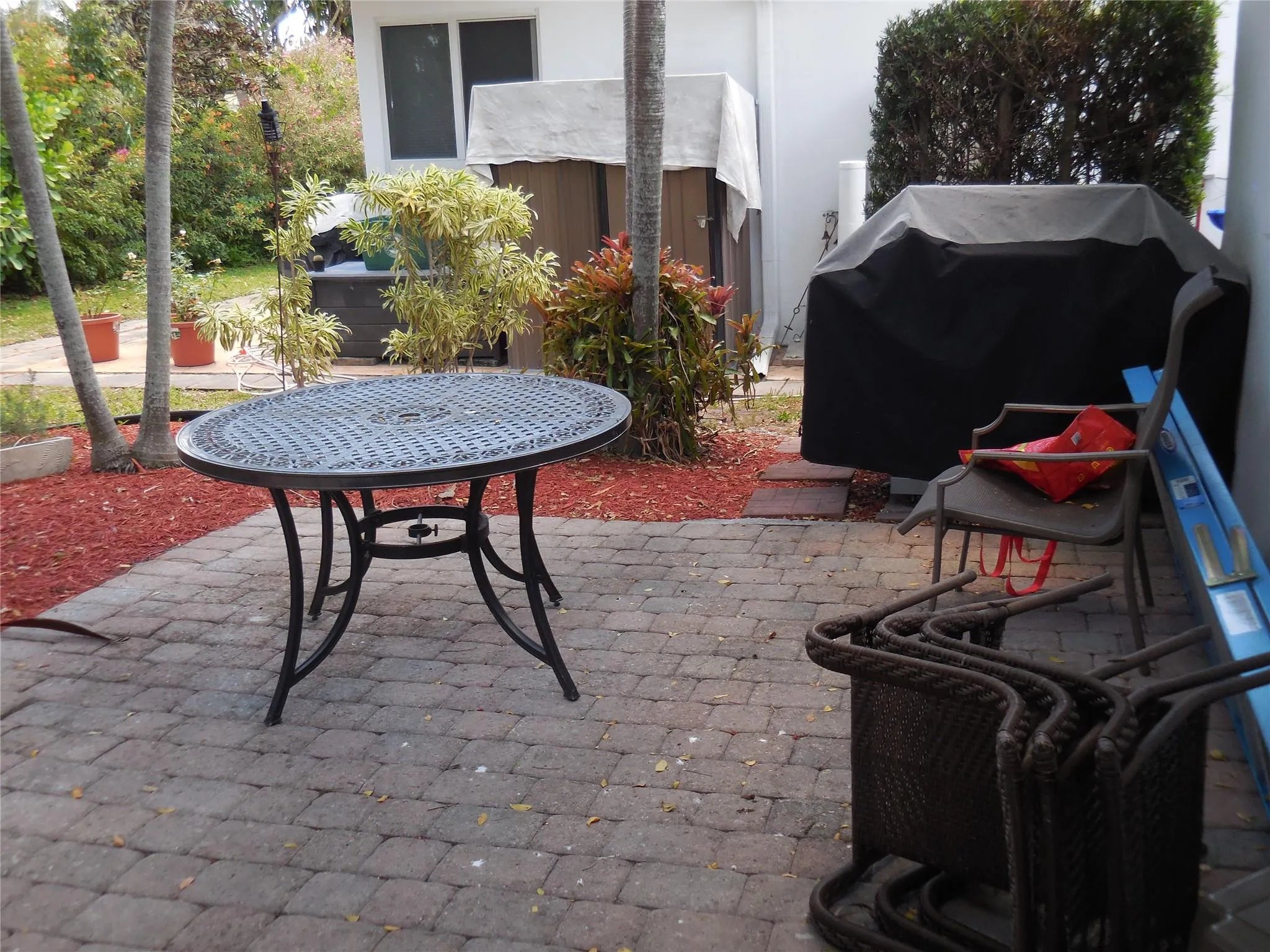 Photo 10
