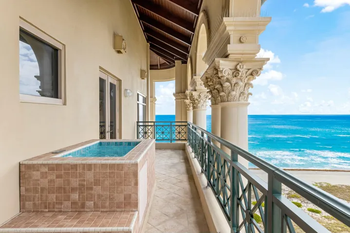 Plunge pool