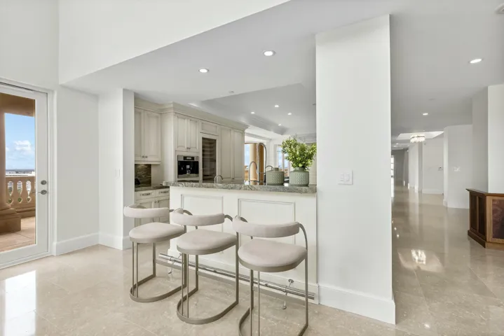 Breakfast bar