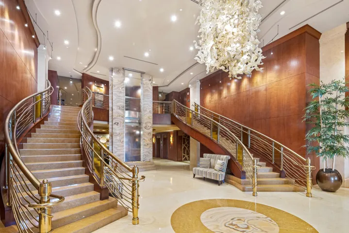 Amenities Lobby 4