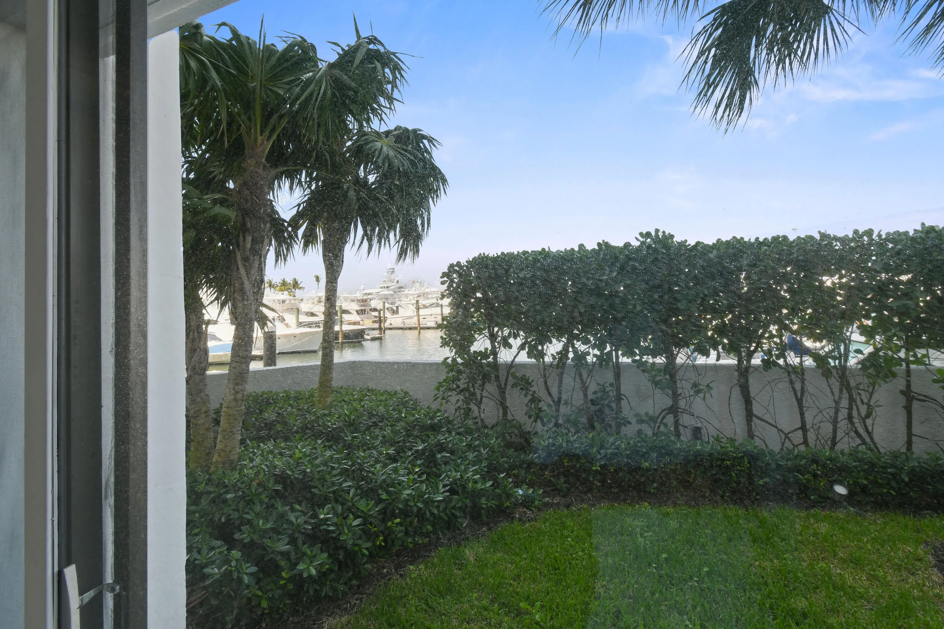 108LakeshoreDr#140(22)