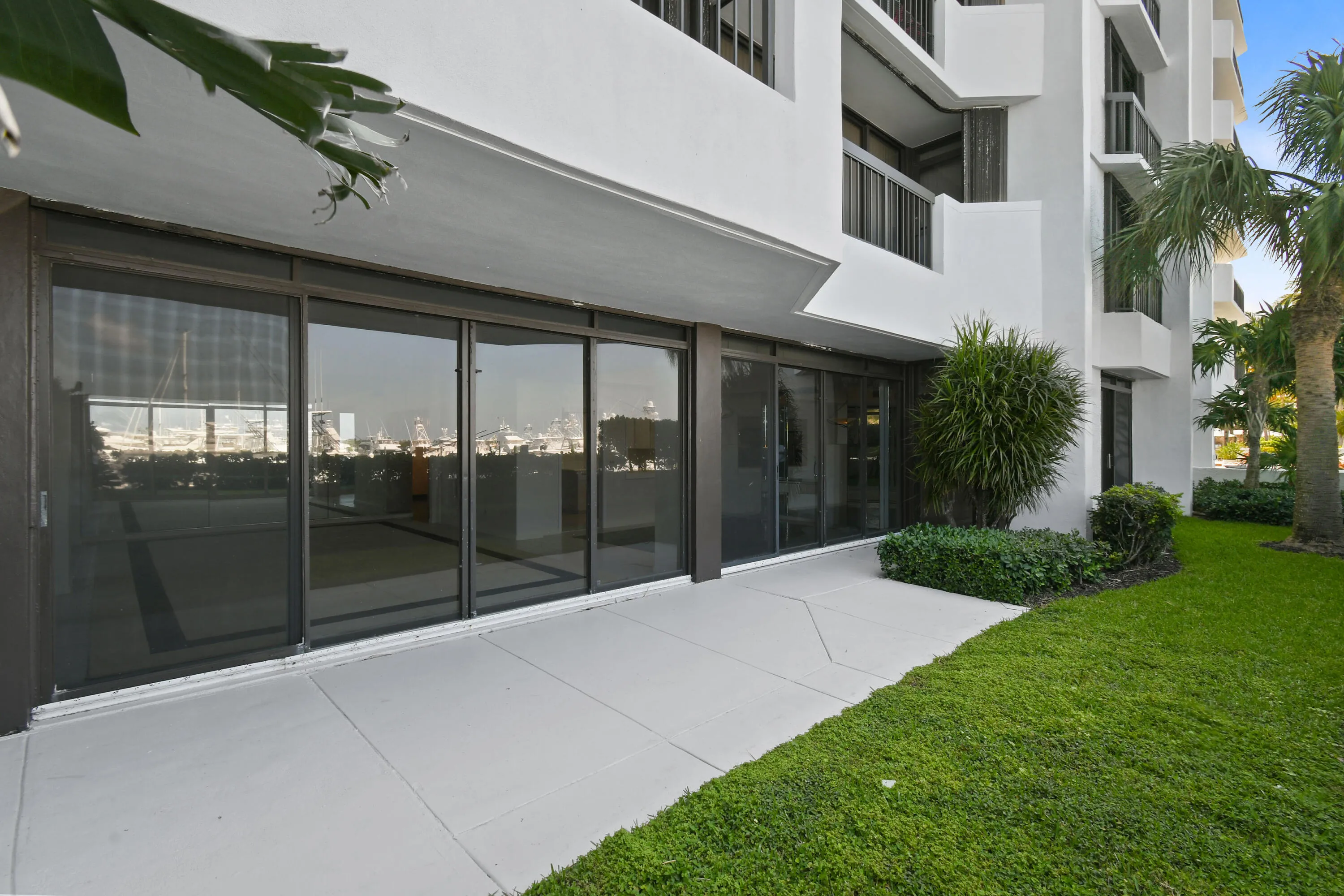 108LakeshoreDr#140(41)