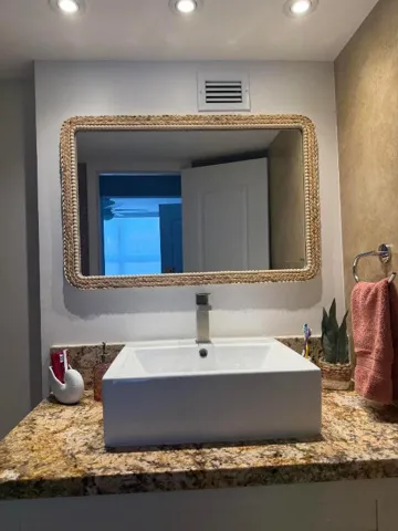 Guest Bathroo