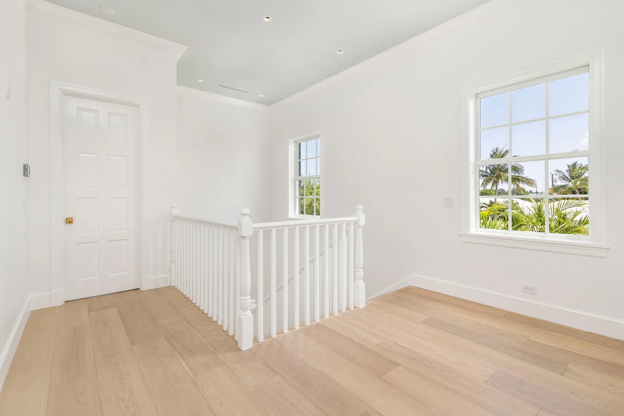 Entryway to 2nd Floor