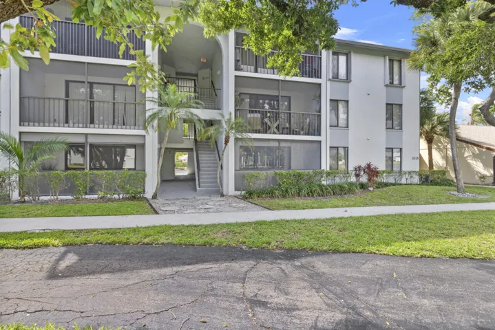 1015 Green Pine Blvd_053