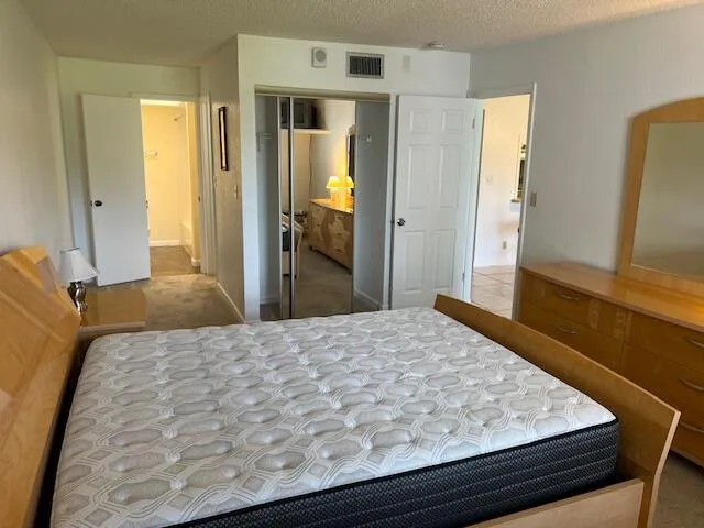 60_9233-119_Bedroom