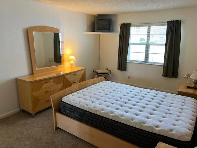 58_9233-119_Bedroom