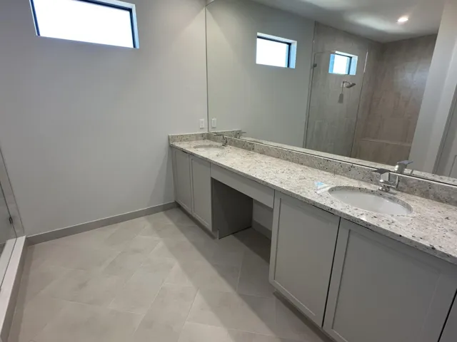 VIP/2nd Master Bath