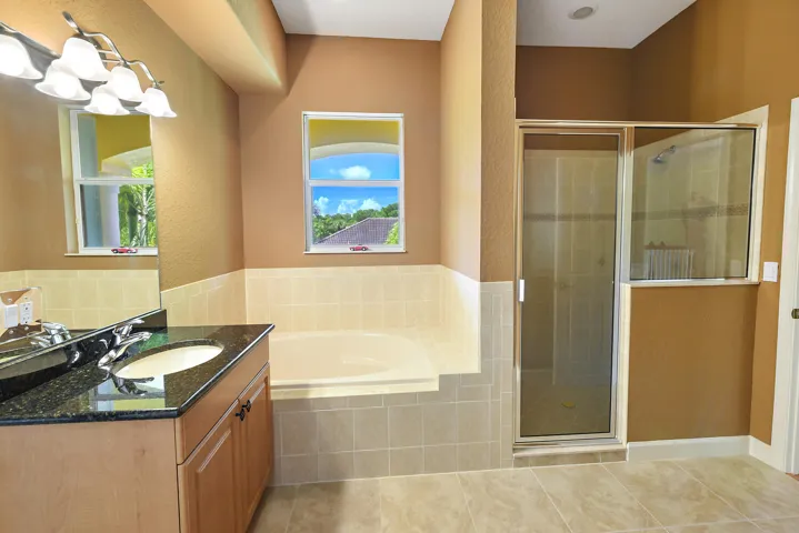 8053 S Indian River Dr Fort-large-066