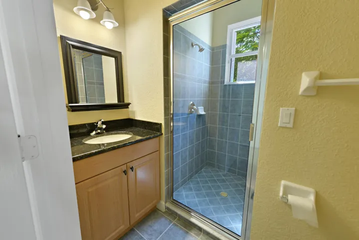 1st Floor Bath