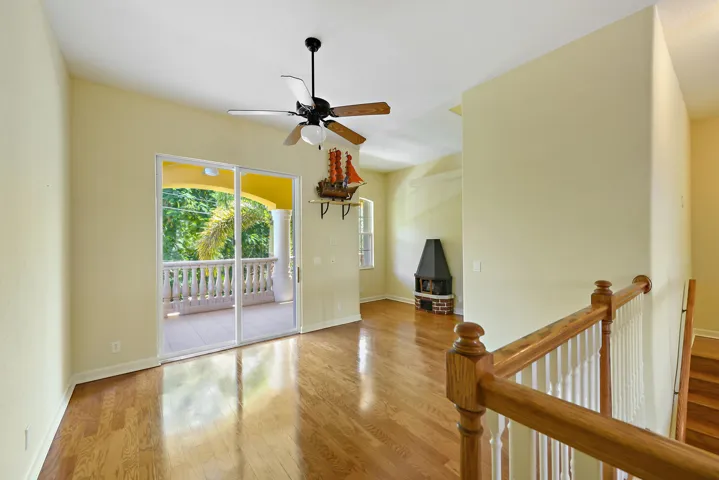 8053 S Indian River Dr Fort-large-058