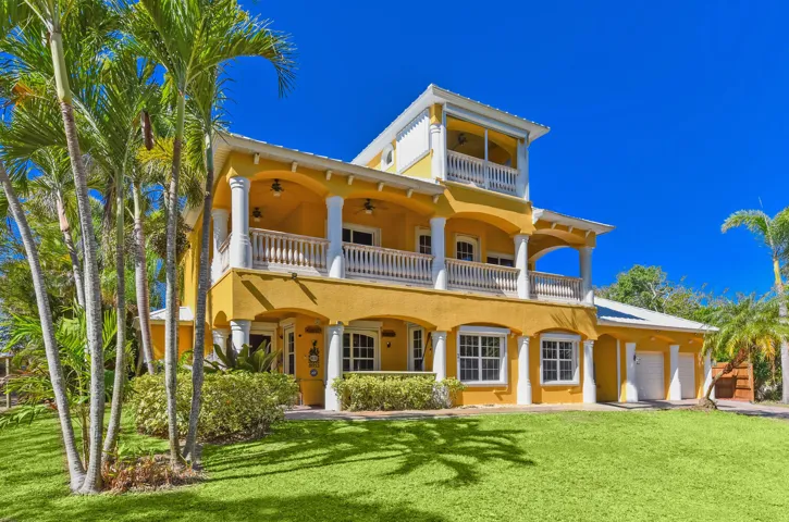 8053 S Indian River Dr Fort-large-053-05