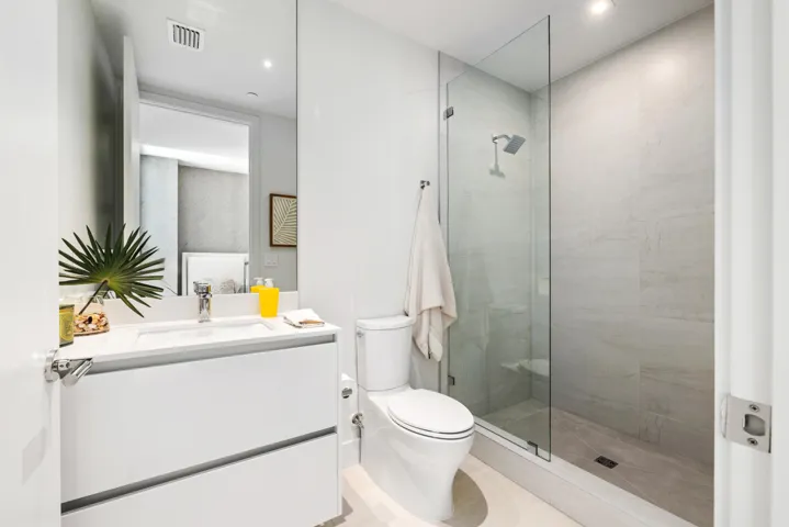 Photos are staged, unit does not come furnished