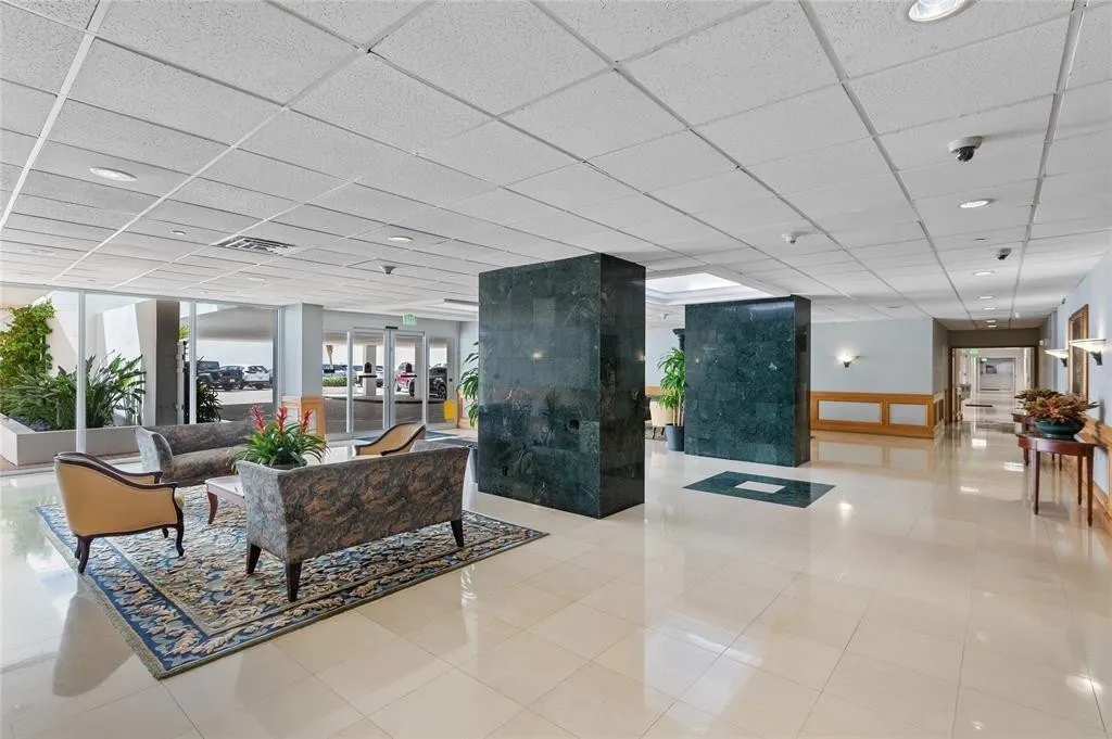Current lobby - renovation planned