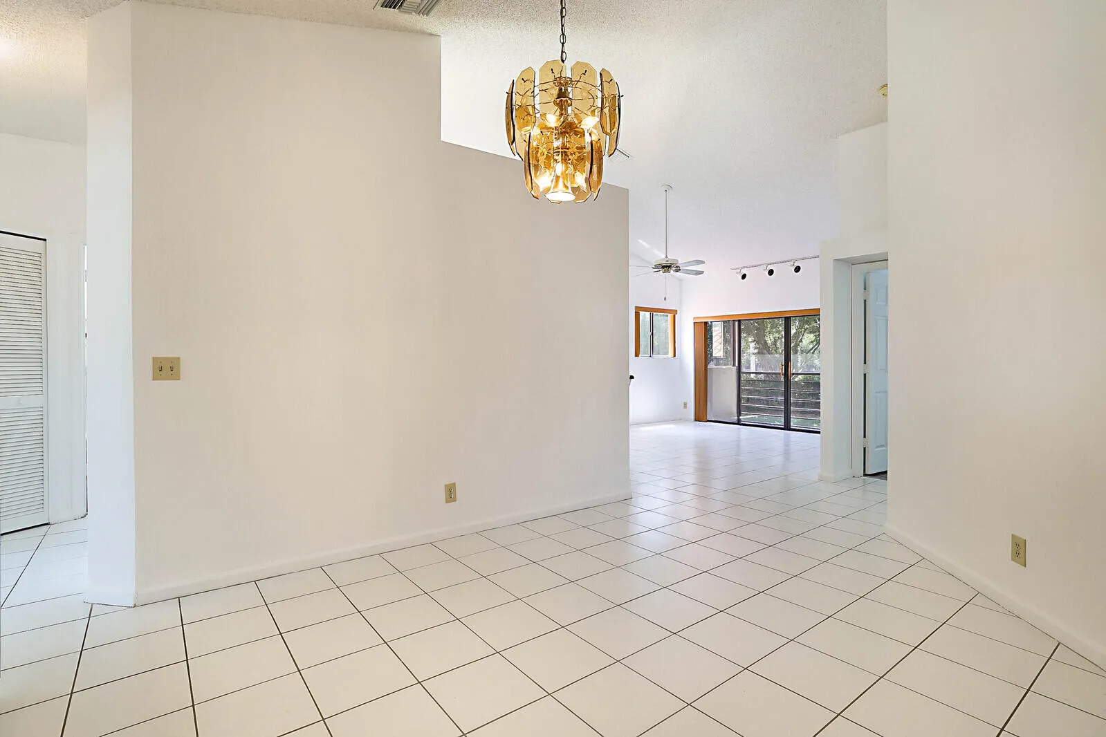 04_9_Via_de_Casas_Sur_Unit_2034_mls
