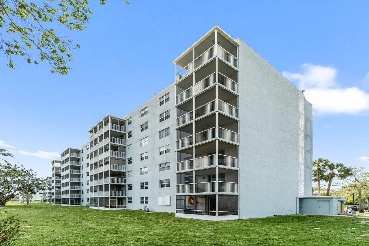 025-5700Northwest2ndAvenue-401-BocaRaton