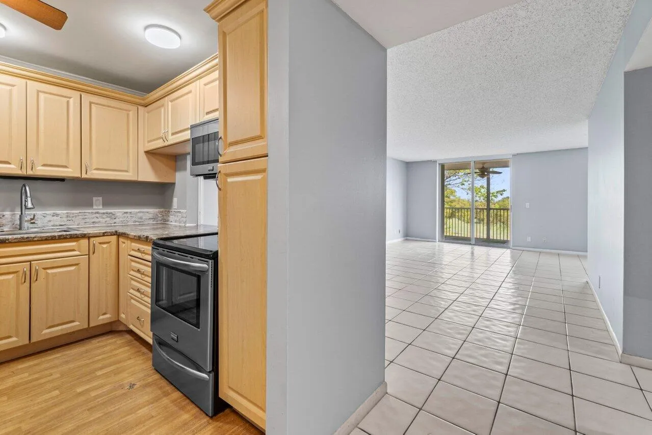007-5700Northwest2ndAvenue-401-BocaRaton