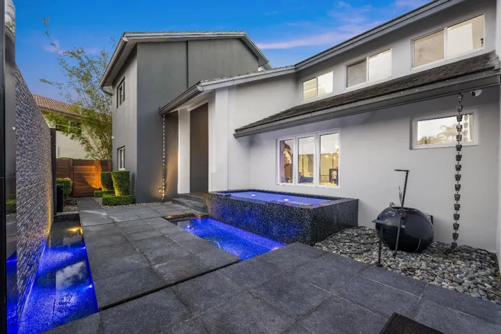 Private entryway