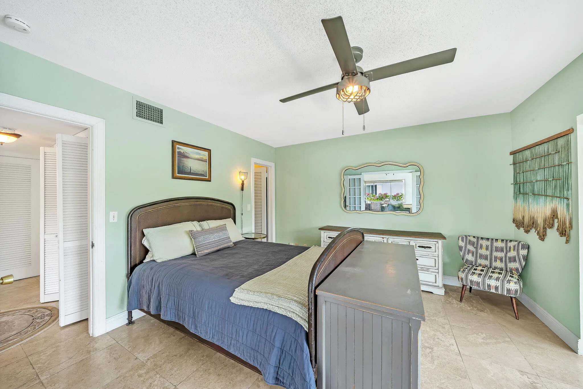 6 Bedroom (3)