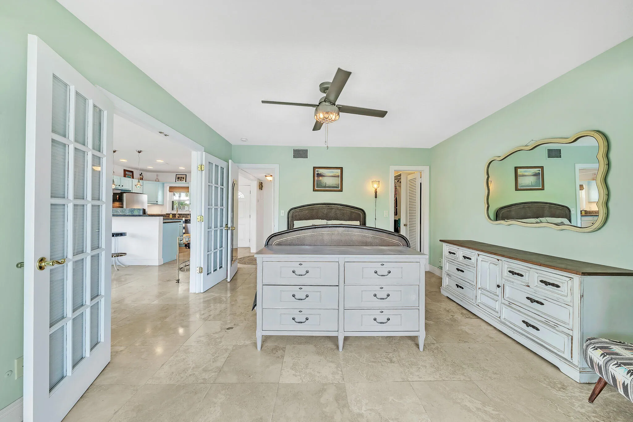 6 Bedroom (5)