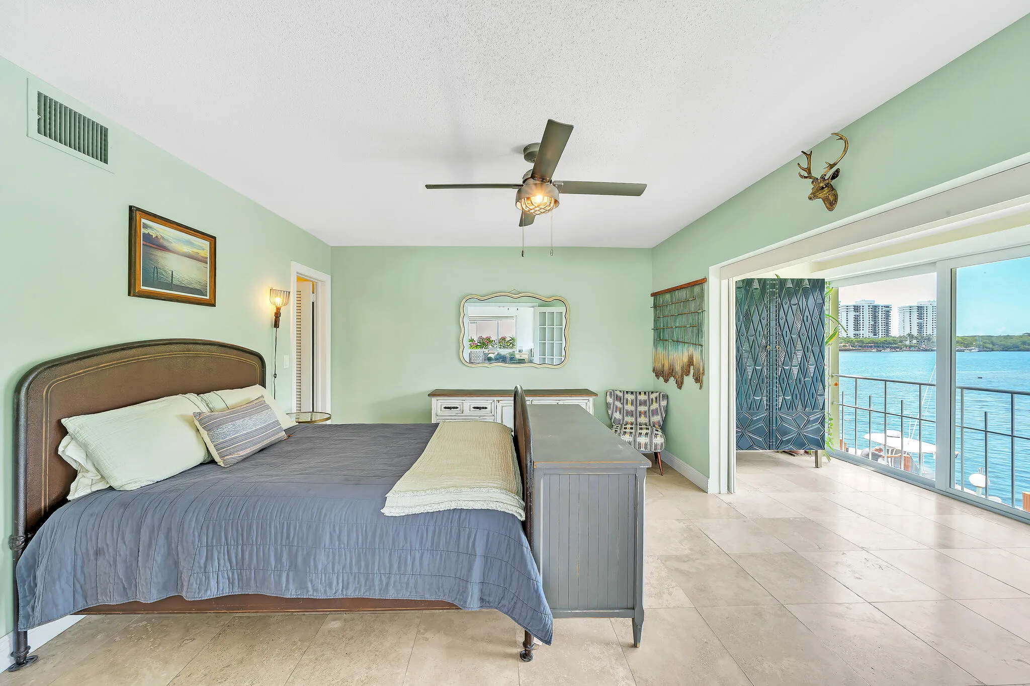 6 Bedroom (2)