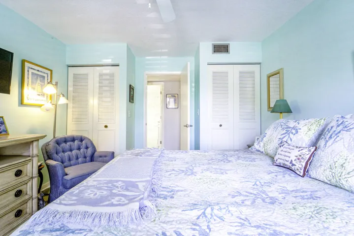 Palm City charm wrapped in timeless style.