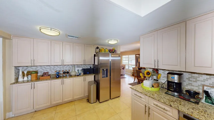 1630-40th-St-05162025_133524