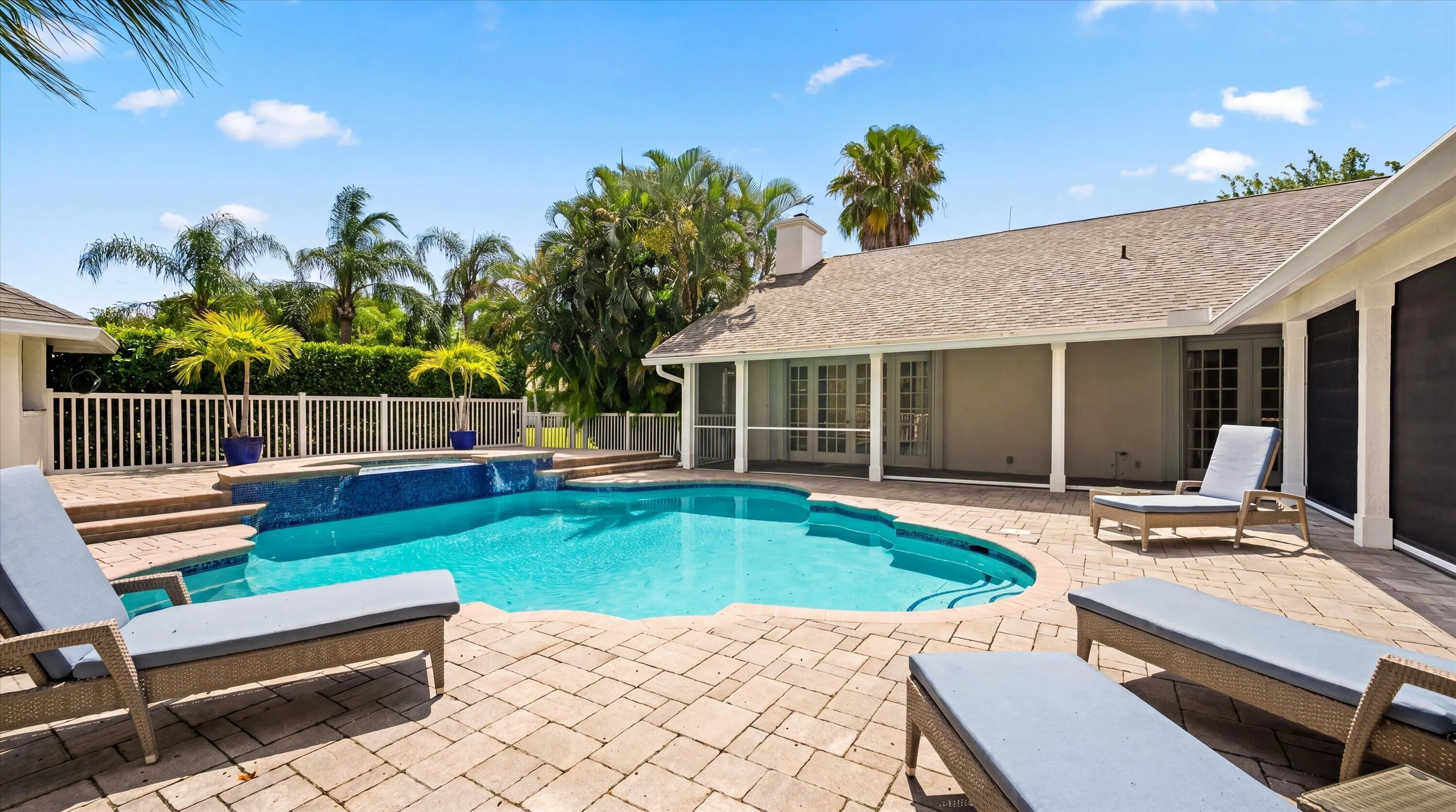 16-14466 Laurel Trail