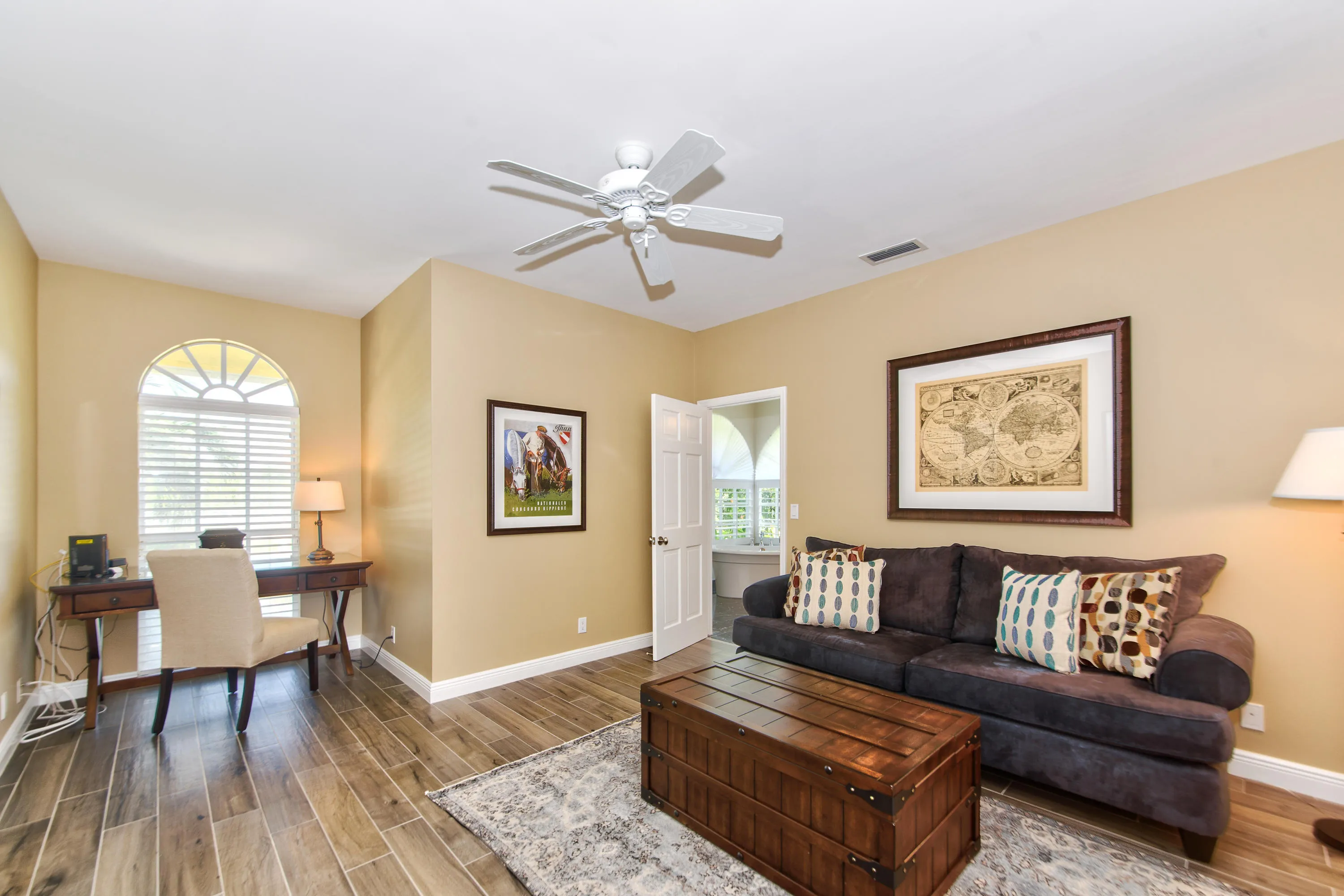 Sitting room off master