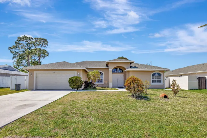 1426 SE Navajo Lane