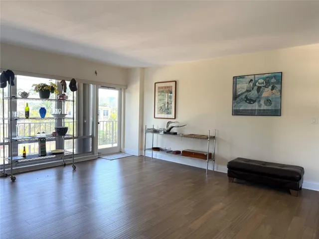 huge living room/familyroom