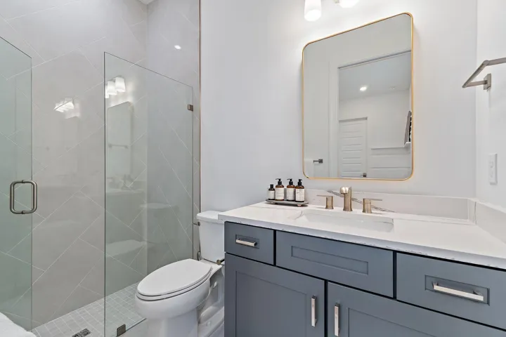 1st FL Guest Bath