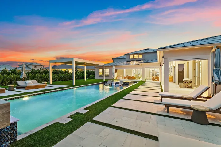 Pool & Deck