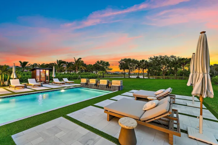 Pool & Deck