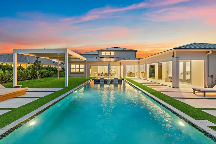 Pool & Deck
