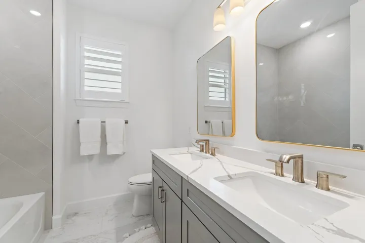 2nd FL Guest Bath
