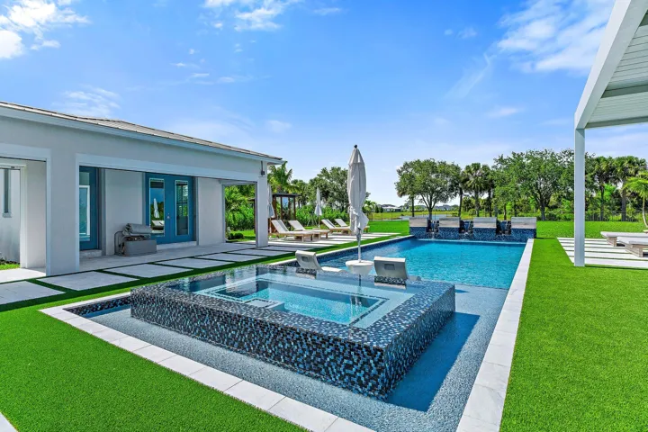 Pool & Spa