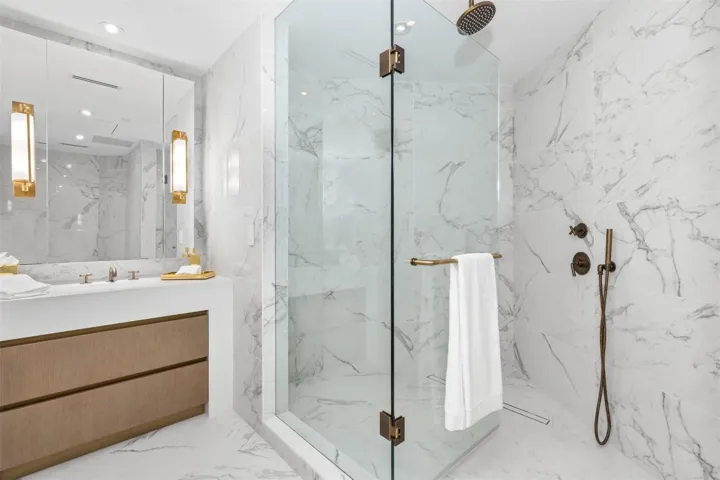Guest​​‌​​​​‌​​‌‌​‌‌​​​‌‌​‌​‌​‌​​​‌​​ Bathroom