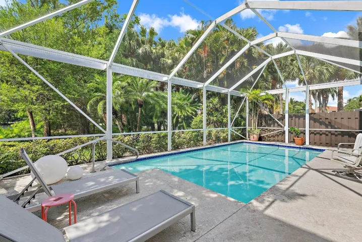 8208 Heritage Club Drive