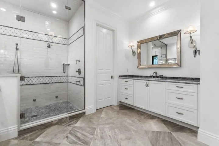 022-1904SoutheastSailfishPointBoulevard-
