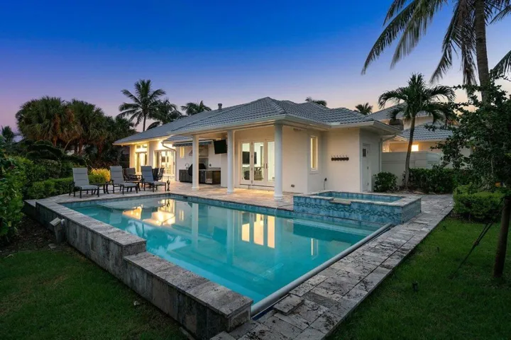 059-1904SoutheastSailfishPointBoulevard-