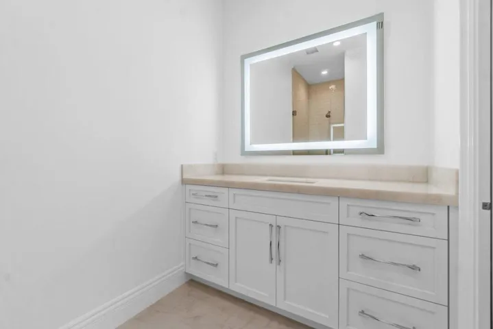 015-1904SoutheastSailfishPointBoulevard-