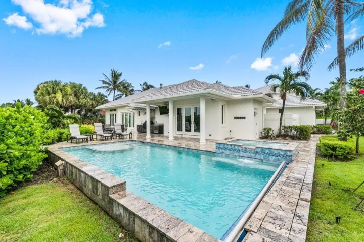 028-1904SoutheastSailfishPointBoulevard-