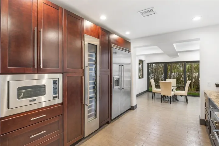 Kitchen with Natural Gas Cooking