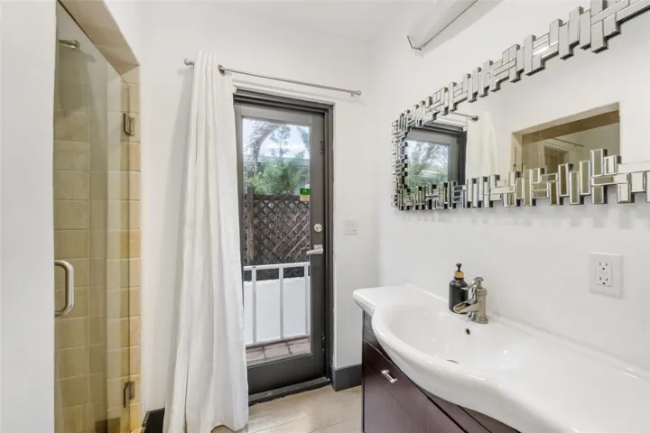Bedrooms & Baths