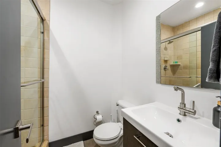 Bedrooms & Baths