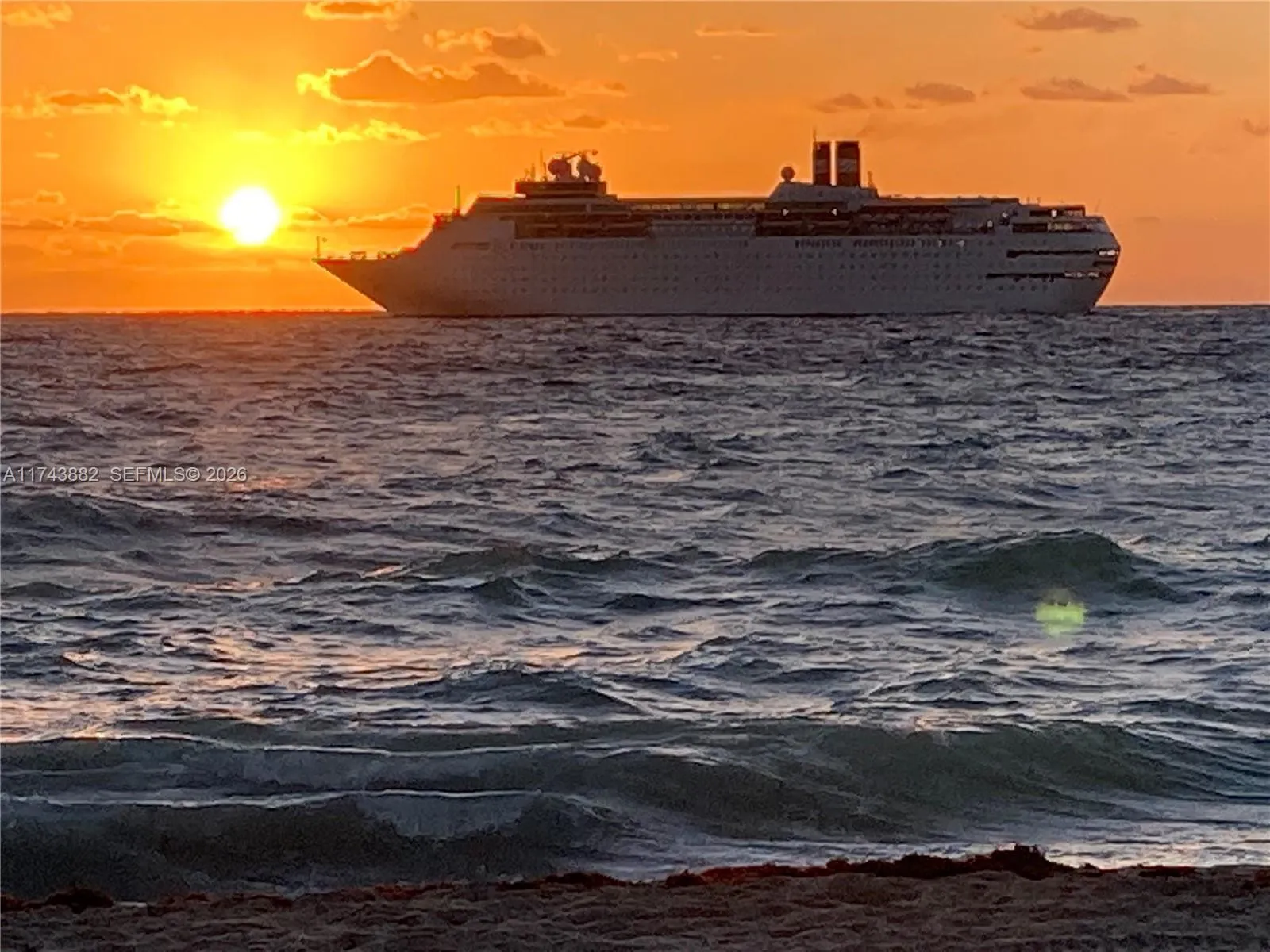 Sunrise watching the cruise ship getting ready to come back in the Palm Beach Port