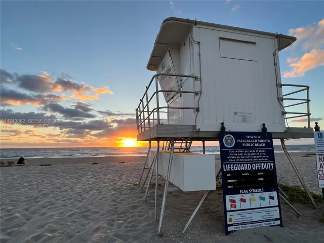 Lifeguard Stand - 7 days a week