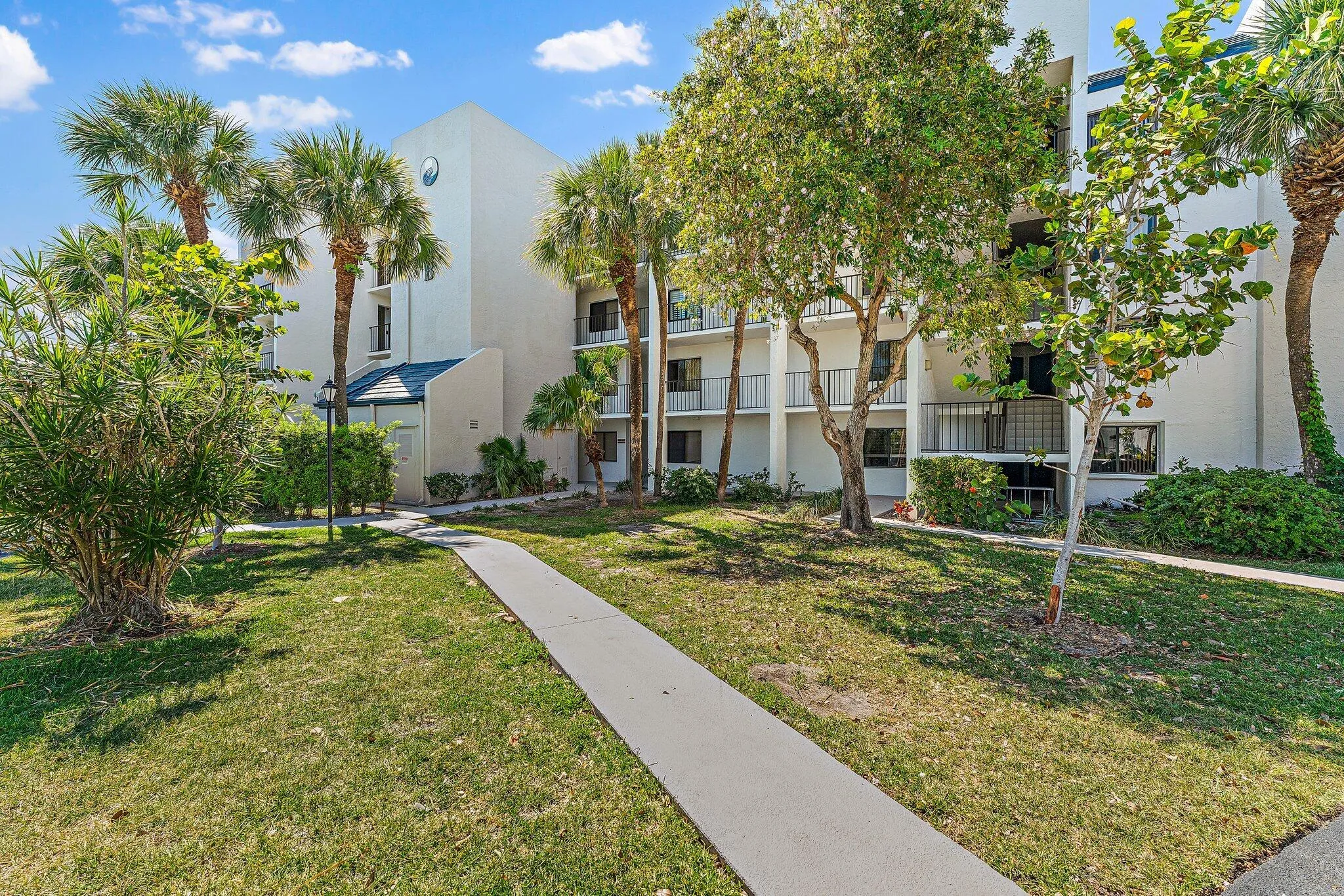 001-1605US1NB206-Jupiter-FL-SMALL